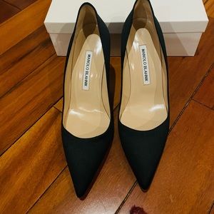 Manolo Blahnik black satin pump
